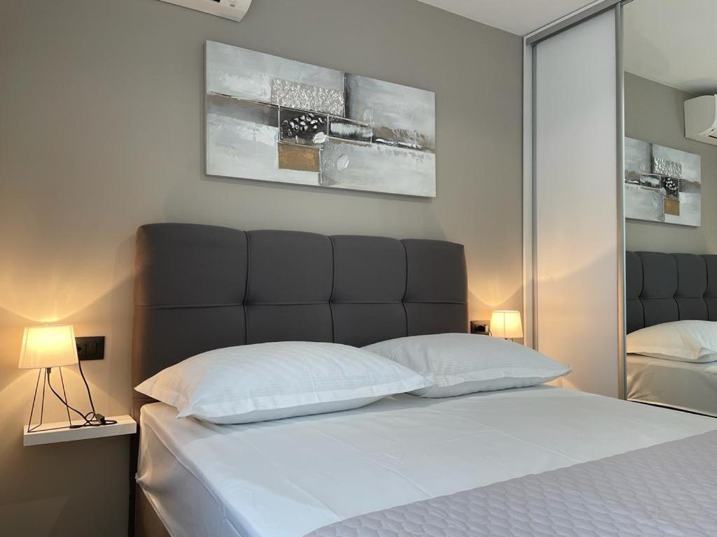 Apartment Linda With Panoramic Sea View Makarska Eksteriør bilde